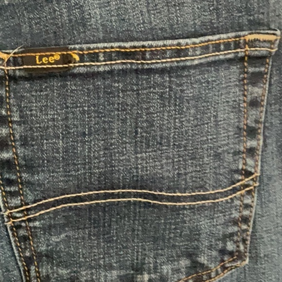 Lee Relaxed Blue Jeans with Classic Indigo Wash - Picture 3 of 9